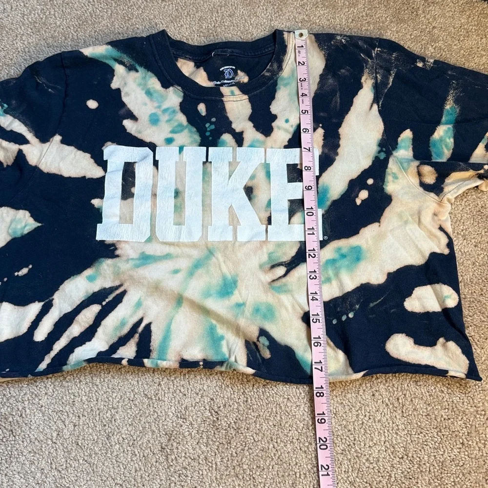 Duke University Stores Navy & Cream Tie Dye “DUKE” Cropped T-Shirt. Size Medium - Picture 5 of 7